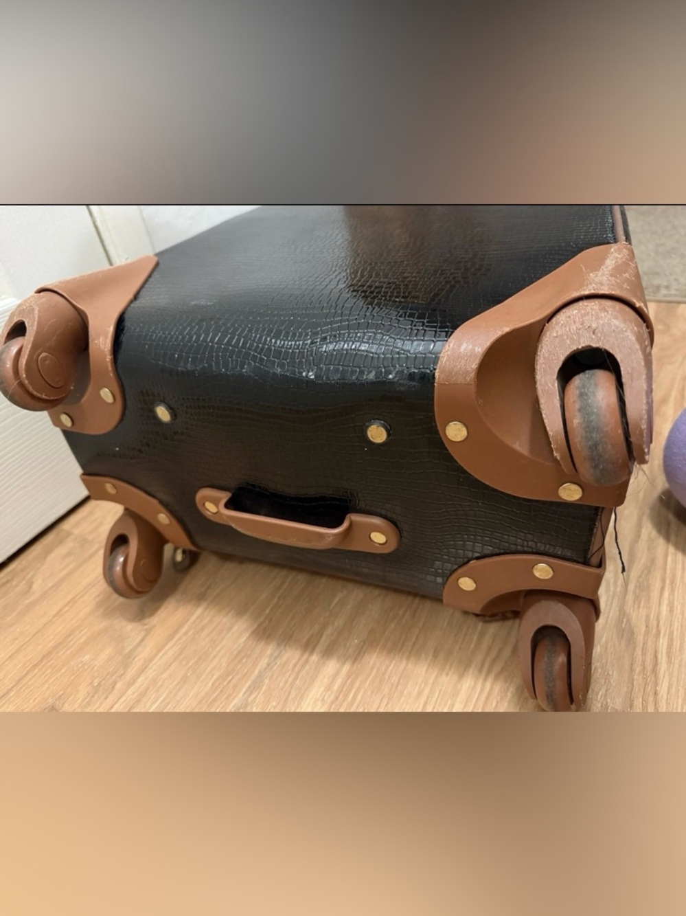 Samantha Brown 20” Luggage 4-wheel Carry-on - Picture 8 of 9